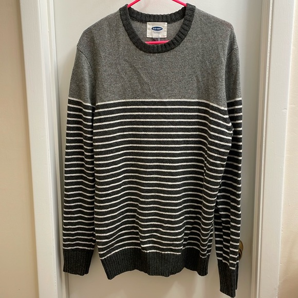 Old Navy Sweater - Picture 1 of 4